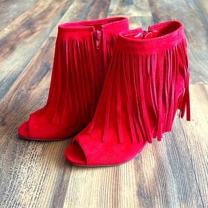 EUC Adriana Red Fringe Wedges